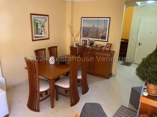Townhouse En Venta Remodelado Urbanización Santa María Los Teques
