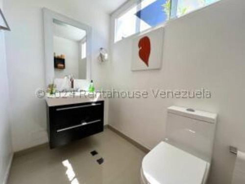 #25-12830 Hermosa Casa En Lomas De La Lagunita