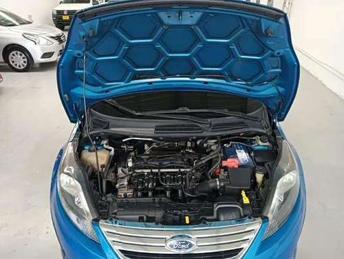 Ford Fiesta 1.6 Sportback Mecánica