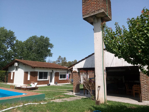 Imagen 2 de 10 de Casaquinta En Venta En El Trebol