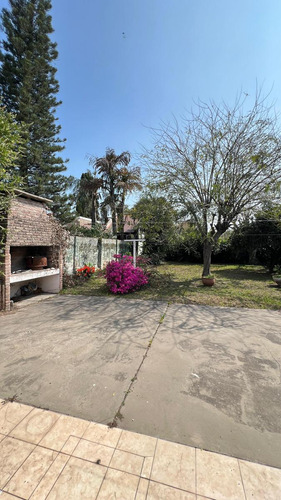 Casa En Zona Sur Con Amplio Terreno