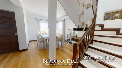 Moderna Residencia En La Posta Del Cangrejo- Ref: 640
