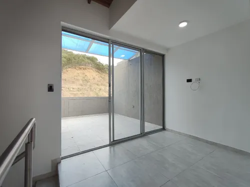 Casa En Venta En Bellavista. Cod V30490