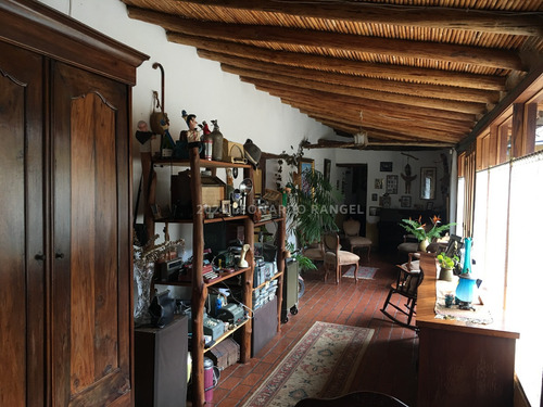 Se Vende Bella Finca De 10 Hectáreas Con Casa Colonial En Cacute Sector Santa Elena, Mérida.