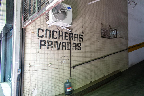 Cochera A La Venta En El Centro De Rosario, Calle San Luis.