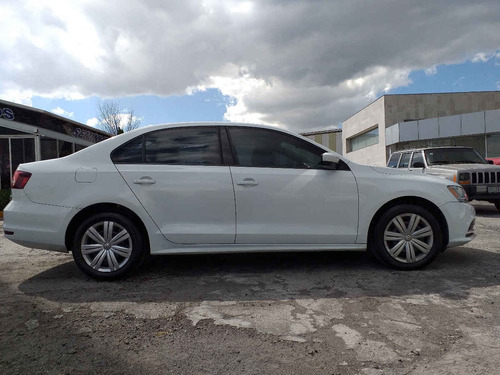 Imagen 7 de 15 de Volkswagen Jetta 2017 4p L4/2.0 Man