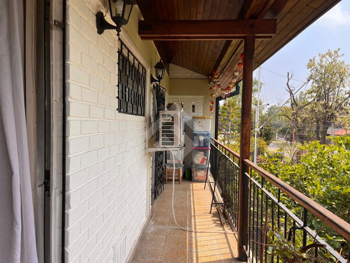 Casa En Venta De 5 Dorm. En Ñuñoa