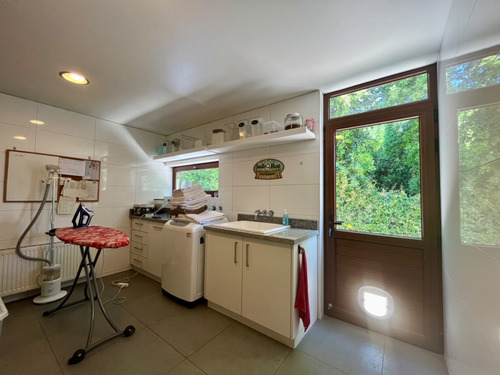 Venta Casa Moderna, Con Orilla Laguna Privada