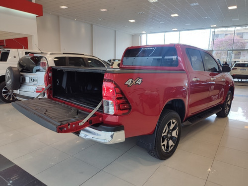 Imagen 14 de 24 de Toyota Hilux Srx 4x4 Mt