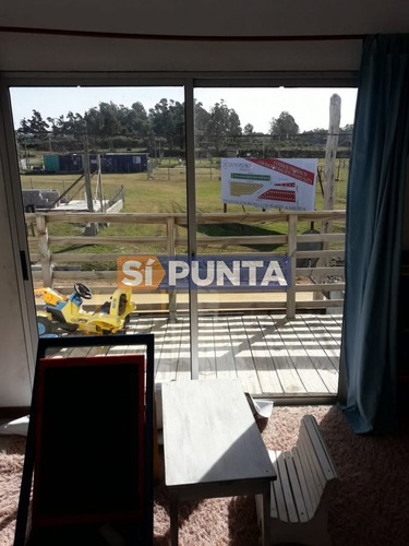 Imagen 25 de 30 de Casa En Venta - Urb. San Jorge