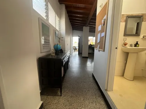 Se Vende Casa En Medellín Barrio Belén San Bernardo (a Unas Cuadras Del Aeroparque)