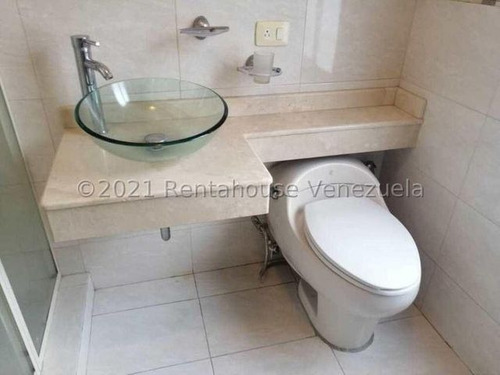 Imagen 19 de 30 de Mls #22-12709 Bella Quinta Con Amplios Espacios, En Calle Cerrada Con Vigilancia Las 24 Horas, Excelente Seguridad, 8 Puestos De Estacionamiento, Cerco Eléctrico, Amplio Deposito, Bello Jardín. Afm