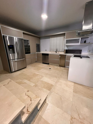 Cv-1613 Zona Norte Townhouse Villa Aloha Avenida Universidad