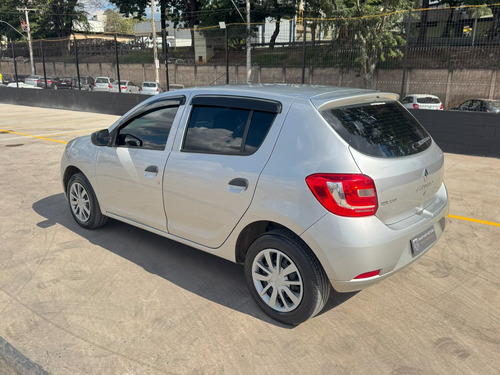 Renault Sandero 1.0 AUTHENTIQUE 16V FLEX 4P MANUAL