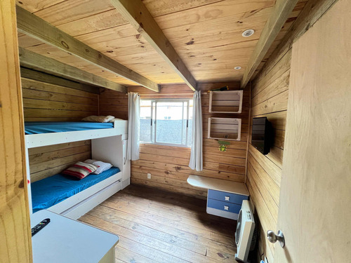 Hermosa Casa Cabaña En Punta Negra. - 3 Cuartos, 2 Baños, Piscina, Parillero, Deck