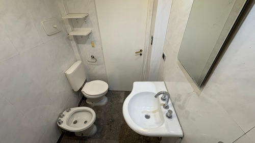 Depto 3 Ambientes En Once Con Dependencia Y Patio