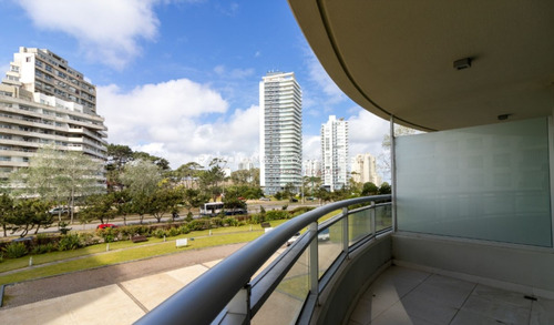 Departamento En Venta De 2 Dormitorios En Ocean Drive , Brava Punta Del Este