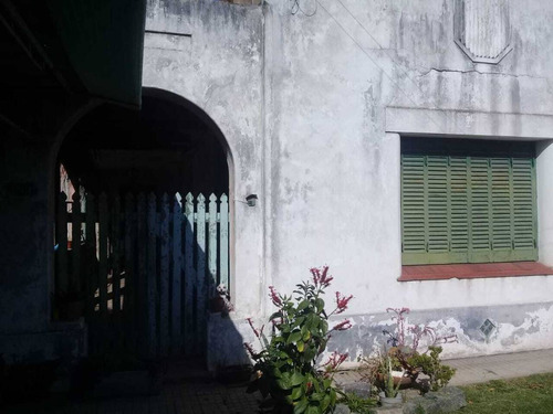 Venta De Lote Con Casa A Reciclar O Demoler En Turdera. 381m