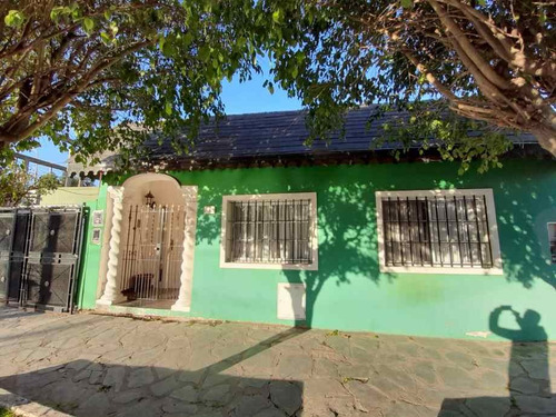Imagen 2 de 2 de Casa En Venta En Castelar Sur