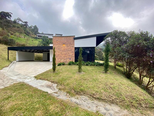 Casa Finca En Arriendo Ubicada En Envigado Sector Vereda La Miel (22423).