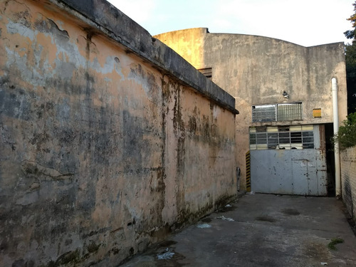 Imagen 3 de 8 de Nuevo Valor! Excelente Lote 750m2 Con Casa Y Galpón A Reciclar O Demoler