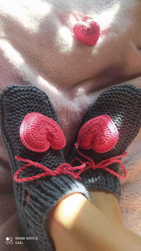 Imagem 1 de 4 de Sapatinho De Tricô Para Adulto