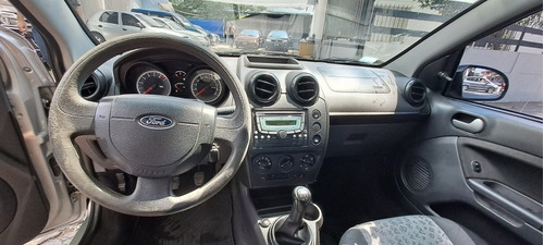Imagen 16 de 20 de Ford Fiesta Max 1.6 Ambiente Plus Con Gnc