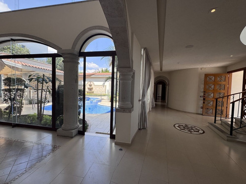 Exclusiva Residencia En Venta En La Rica Juriquilla