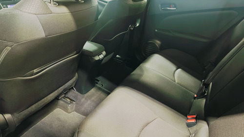 Toyota Prius 1.8 Base Cvt