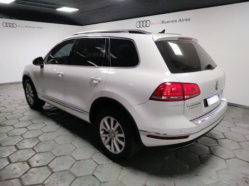 Imagen 6 de 25 de Volkswagen Touareg 3.0 V6 I Premium 2017