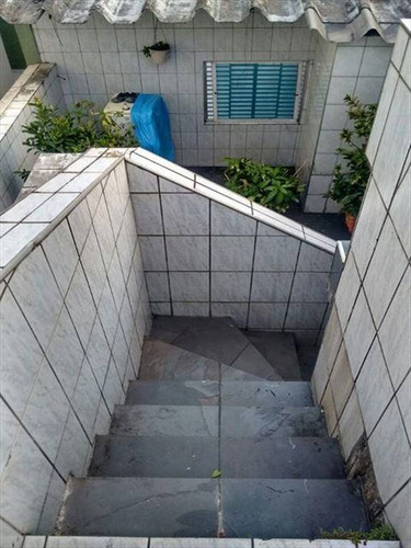 Imagem 6 de 25 de Linda Casa Toda Isolada Em Terreno 10x30 Com Churrasqueira 01 Suíte Garagem Para 04 Carros Próximo A Ponto De Ônibus Mercado Extra Padaria Farmácia Escolas Pública E Particulares Como M Nascimento E