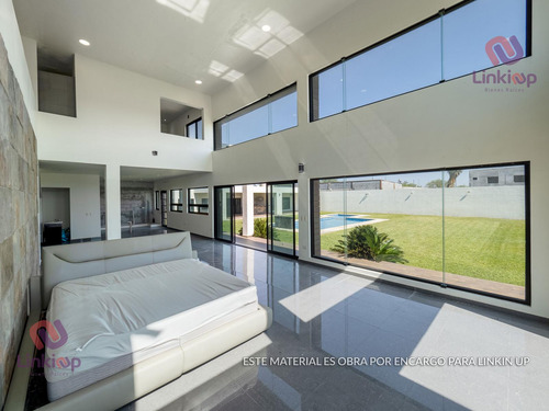 Quinta - Casa Con Alberca Y Papala En Venta Portal De Zuazua En Zona Portal Del Norte