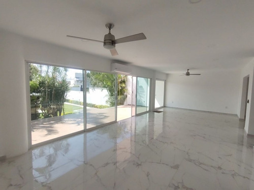 Casa Estilo Contemporáneo En Burgos De Cuernavaca, Temixco Morelos.