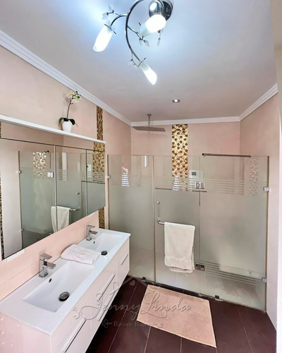 En Venta Con Financiamiento Penthouse Dúplex 349 M² Urbanización El Bosque, Maracay, Aragua