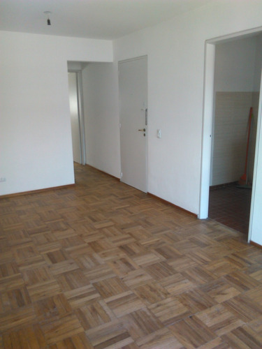 Imagen 4 de 14 de Dueño Vende En Inmejorable Zona, Jaime Cibils Y Av Centenario, 1 Dorm, 2ºpiso U$ 110.000