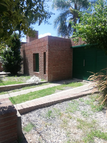 Alquilo Casa De 3 Dormitorios