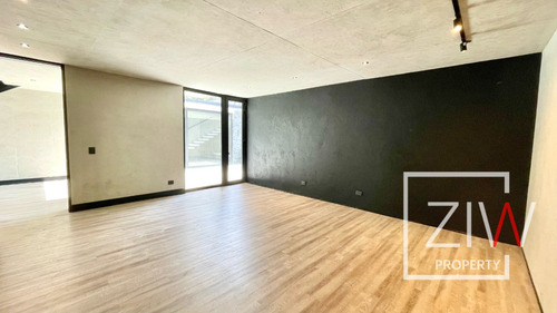 Nueva En Condominio La Dehesa 6d 8b 4est - Ziw Property