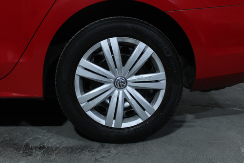 Volkswagen Jetta 2.0 L4 At