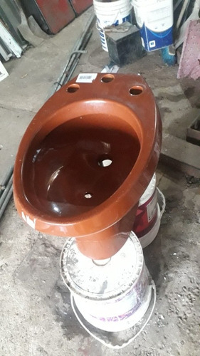 Bidet Nórdico Olmos Color Marrón Fisurado En El Pie 