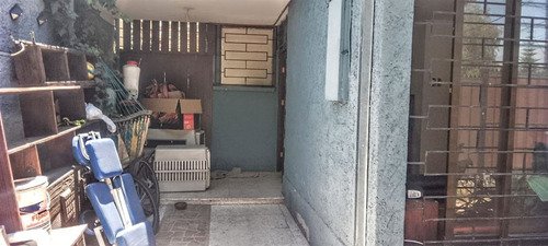 Casa En Venta De 3 Dorm. En Las Condes, Increíble Ubicación