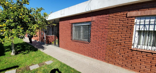 Imagen 1 de 8 de Casa Ph 3 Ambientes En Barrio Las Avenidas