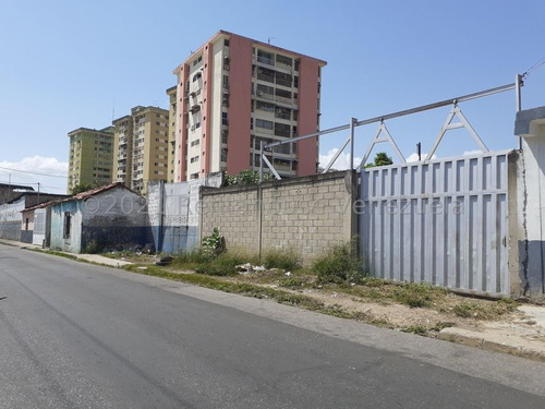 Terreno En Venta En Av. Bolivar Oeste De Turmero. 23-7377 Lln