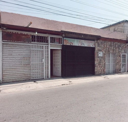 Casa Comercial En Venta En El Sector  San Luis, Maracay
