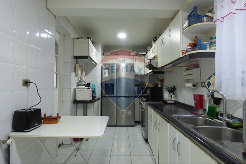 Casa 2 Pisos, Venta, 4d, 3b, 3e. Ñuñoa