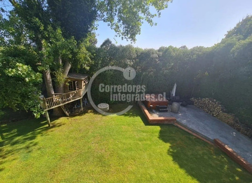 Casa En Venta De 7 Dorm. En Santo Domingo