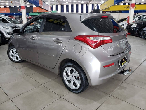 Imagem 4 de 7 de Hyundai Hb20 1.0 Comfort Plus 12v Flex 4p Manual