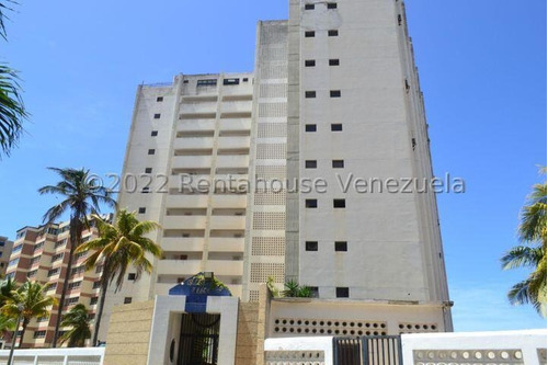 Apartamento En Venta Playa Grande #23-6604 Johana Blanco  