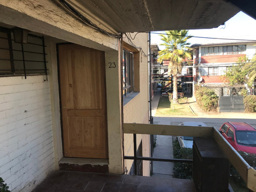 Deopartamento En Segundo Piso, Muy Central, Locomoción.