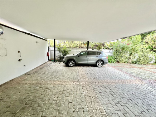 Casa En Venta En Vitacura / Jacques Cazotte