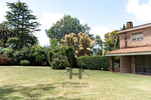 Vendo: Gran Propiedad En Colón, Sobre Avenida Lezica